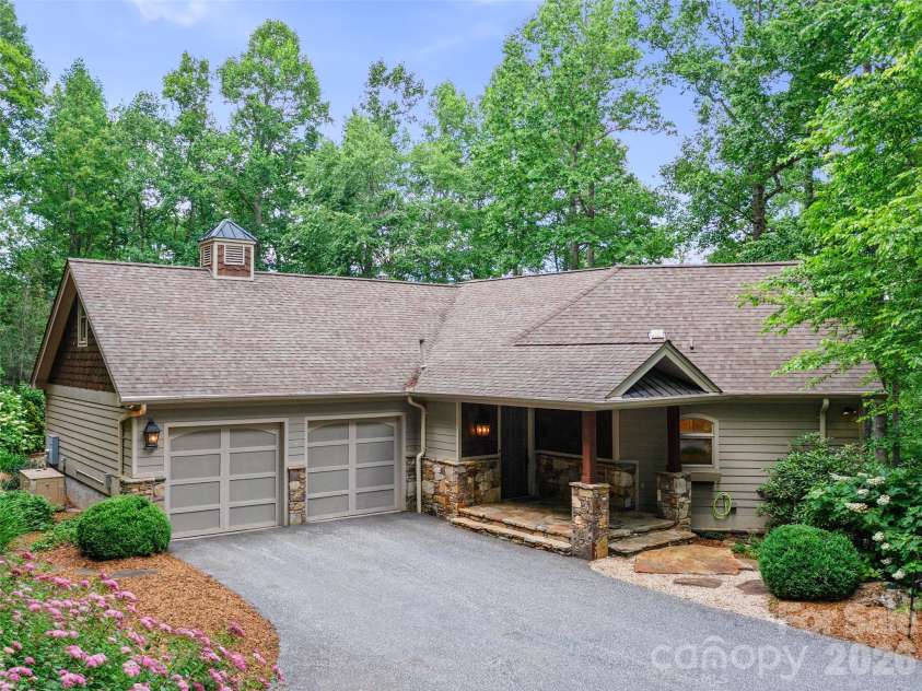 71 Chestnut Hill Road, Spruce Pine, NC 28777.  MLS# CAR4380652, YatesRealty ID 23824. 