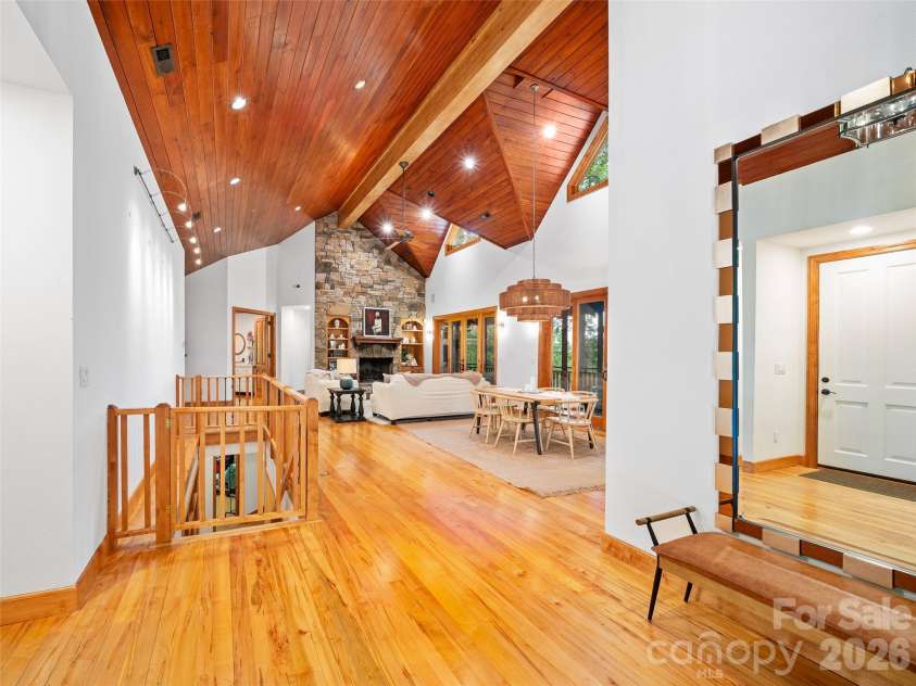 71 Chestnut Hill Road, Spruce Pine, NC 28777.  MLS# CAR4380652, YatesRealty ID 23824. 