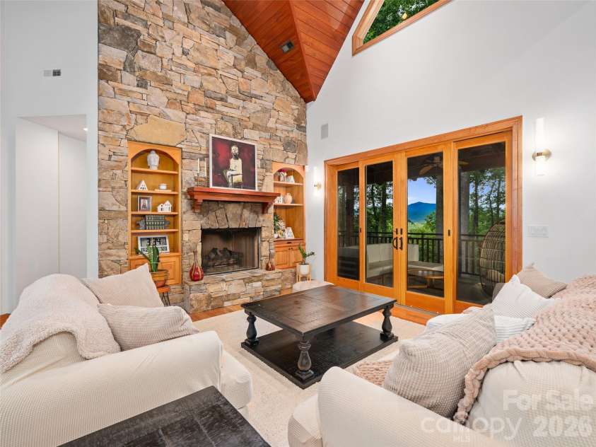 71 Chestnut Hill Road, Spruce Pine, NC 28777.  MLS# CAR4380652, YatesRealty ID 23824. 