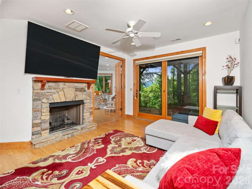 71 Chestnut Hill Road, Spruce Pine, NC 28777.  MLS# CAR4380652, YatesRealty ID 23824. 