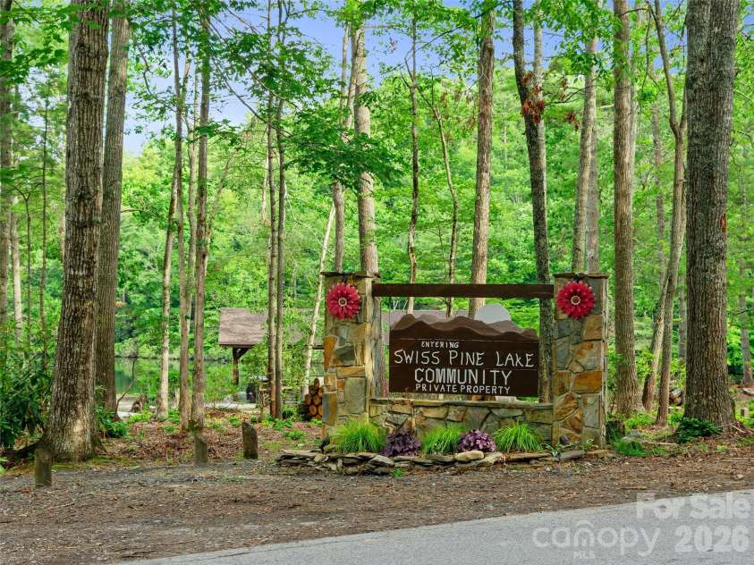 71 Chestnut Hill Road, Spruce Pine, NC 28777.  MLS# CAR4380652, YatesRealty ID 23824. 