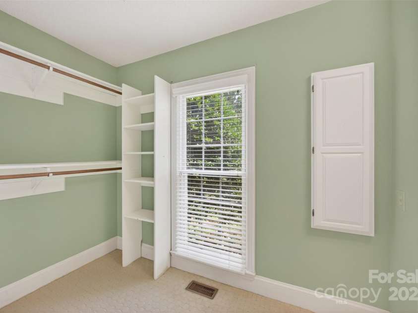 803 Woodmoore Lane, Kannapolis, NC 28081.  MLS# CAR4272480, YatesRealty ID 23824. 