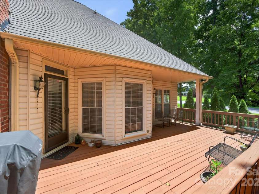 803 Woodmoore Lane, Kannapolis, NC 28081.  MLS# CAR4272480, YatesRealty ID 23824. 