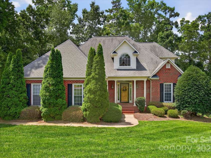 803 Woodmoore Lane, Kannapolis, NC 28081.  MLS# CAR4272480, YatesRealty ID 23824. 
