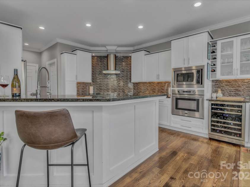 107 Stonegate Drive, Arden, NC 28704.  MLS# CAR4276294, YatesRealty ID 23825. 