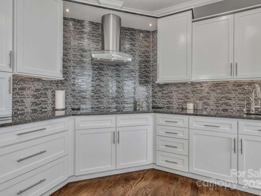 107 Stonegate Drive, Arden, NC 28704.  MLS# CAR4276294, YatesRealty ID 23825. 