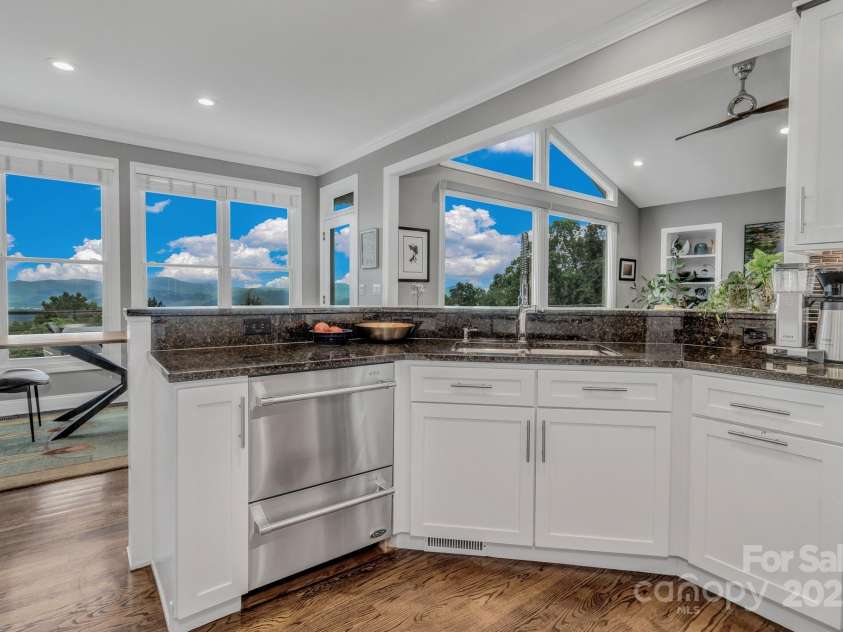 107 Stonegate Drive, Arden, NC 28704.  MLS# CAR4276294, YatesRealty ID 23825. 