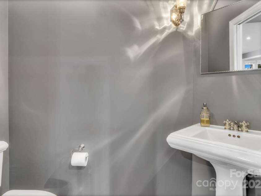 107 Stonegate Drive, Arden, NC 28704.  MLS# CAR4276294, YatesRealty ID 23825. 