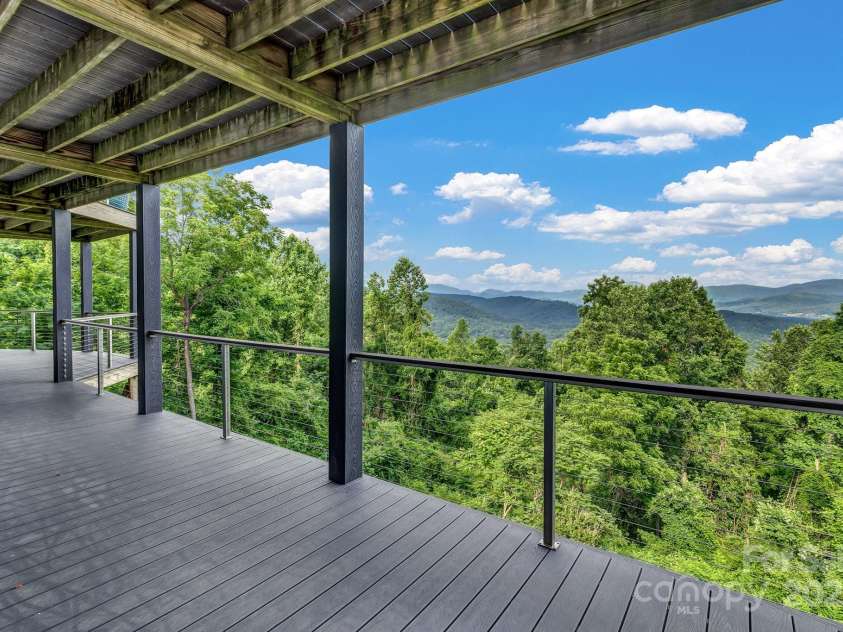 107 Stonegate Drive, Arden, NC 28704.  MLS# CAR4276294, YatesRealty ID 23825. 