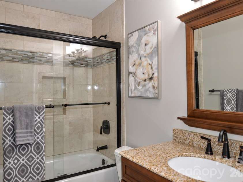 8224 Glamorgan Lane, Matthews, NC 28104.  MLS# CAR4361196, YatesRealty ID 23825. 