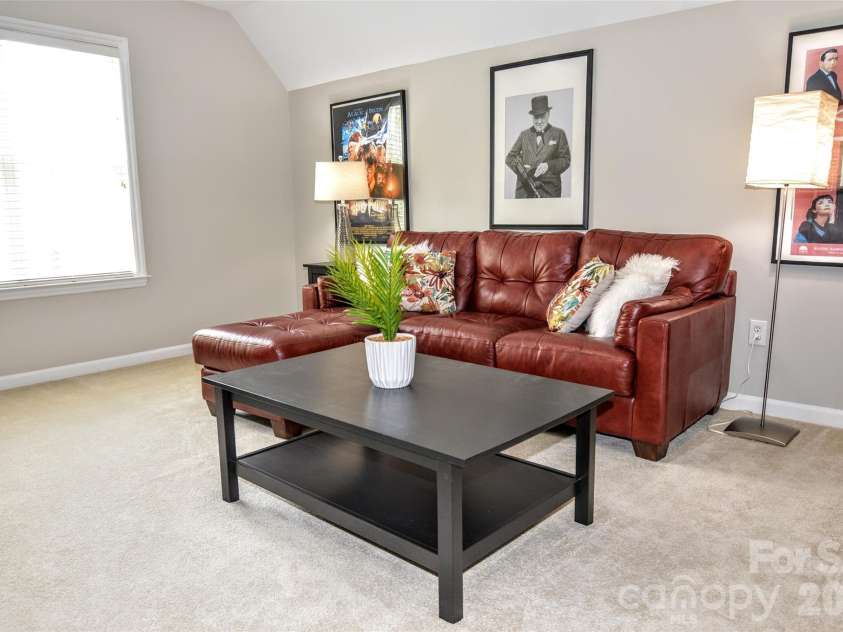 8224 Glamorgan Lane, Matthews, NC 28104.  MLS# CAR4361196, YatesRealty ID 23825. 