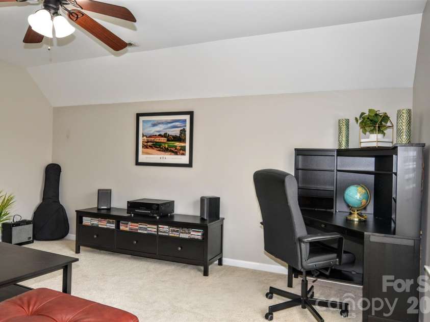 8224 Glamorgan Lane, Matthews, NC 28104.  MLS# CAR4361196, YatesRealty ID 23825. 