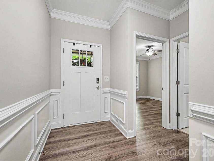 122 Boatwright Lane, Mooresville, NC 28117.  MLS# CAR4377794, YatesRealty ID 23826. Front hall