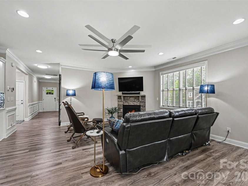 122 Boatwright Lane, Mooresville, NC 28117.  MLS# CAR4377794, YatesRealty ID 23826. Open great room