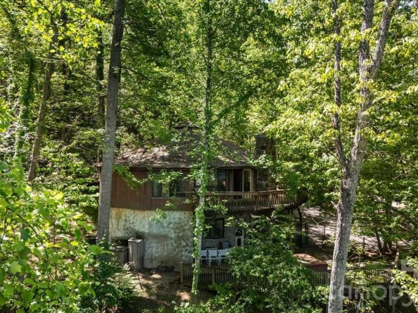110 Leisure Mountain Road, Asheville, NC 28804.  MLS# CAR4374427, YatesRealty ID 23827. 