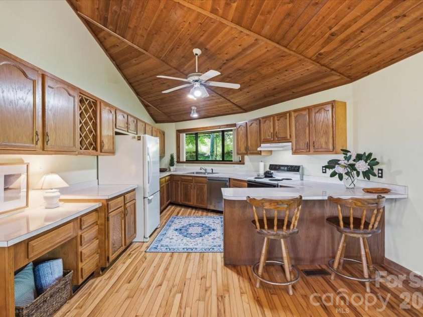 110 Leisure Mountain Road, Asheville, NC 28804.  MLS# CAR4374427, YatesRealty ID 23827. 