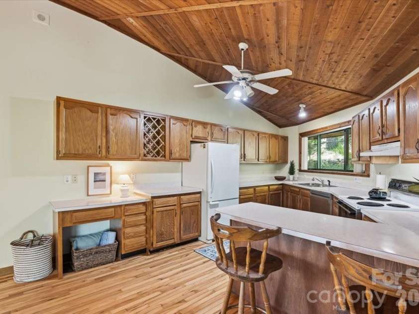 110 Leisure Mountain Road, Asheville, NC 28804.  MLS# CAR4374427, YatesRealty ID 23827. 