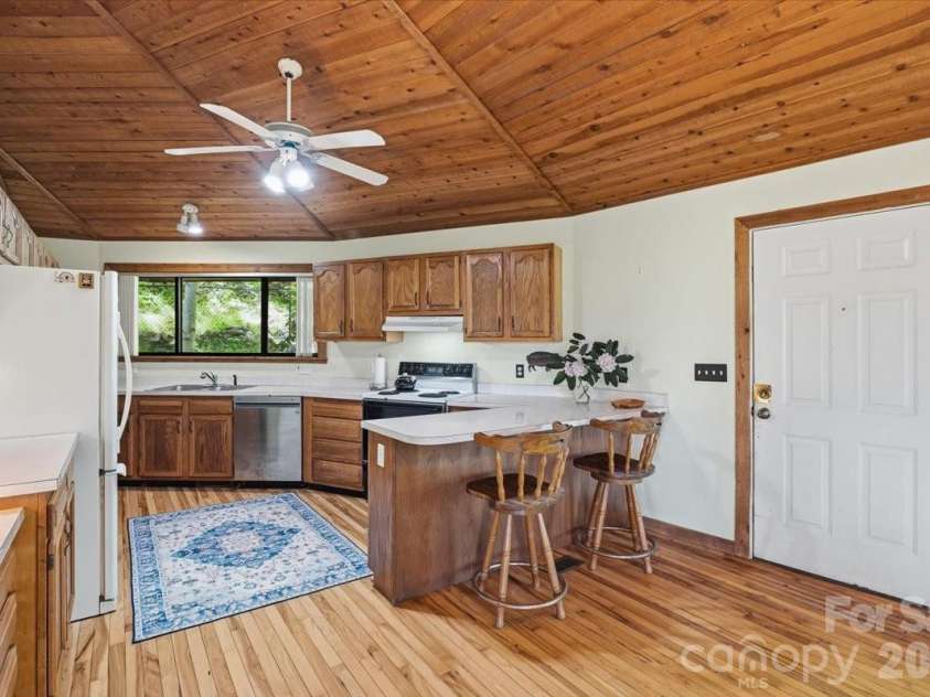 110 Leisure Mountain Road, Asheville, NC 28804.  MLS# CAR4374427, YatesRealty ID 23827. 