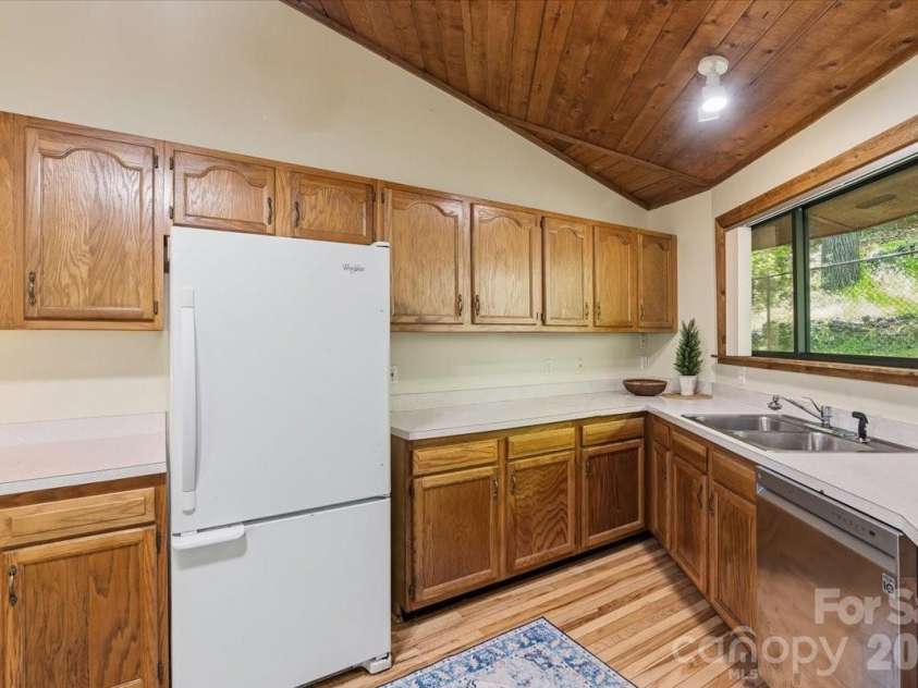 110 Leisure Mountain Road, Asheville, NC 28804.  MLS# CAR4374427, YatesRealty ID 23827. 