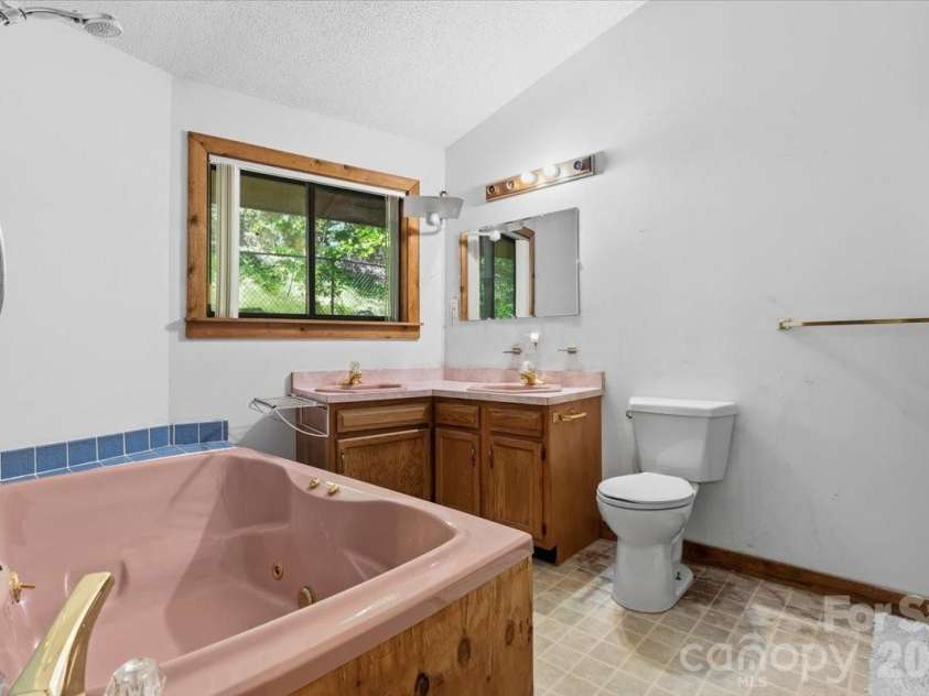 110 Leisure Mountain Road, Asheville, NC 28804.  MLS# CAR4374427, YatesRealty ID 23827. 