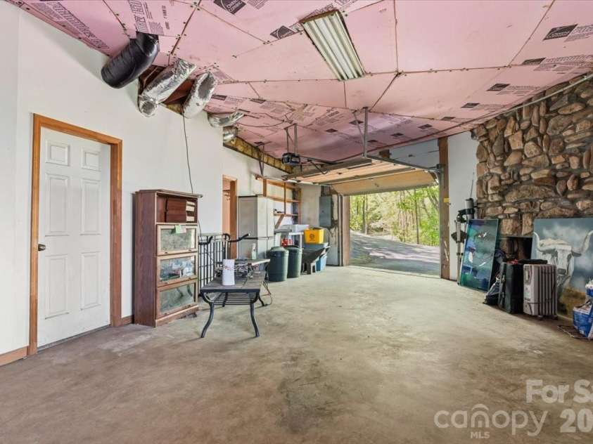 110 Leisure Mountain Road, Asheville, NC 28804.  MLS# CAR4374427, YatesRealty ID 23827. 