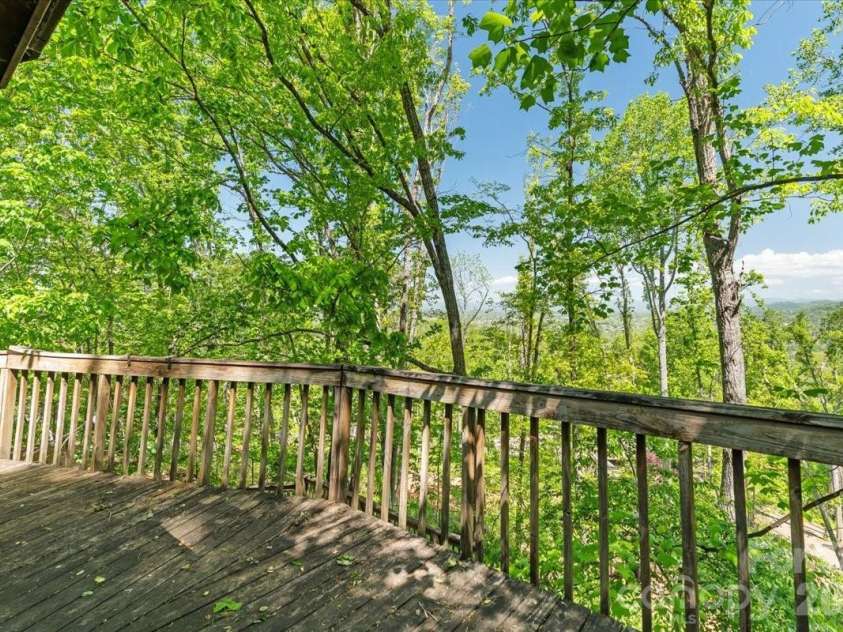 110 Leisure Mountain Road, Asheville, NC 28804.  MLS# CAR4374427, YatesRealty ID 23827. 