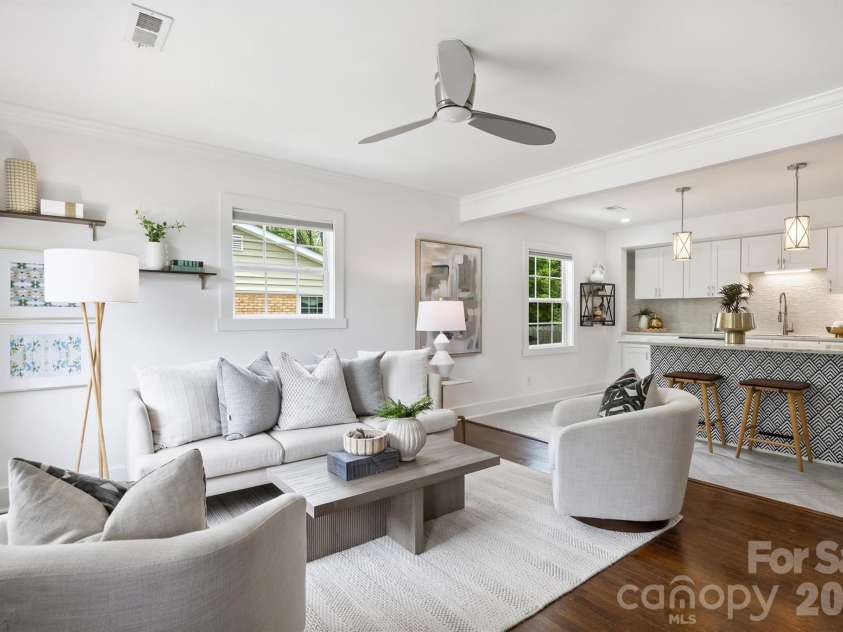 2314 Crestview Drive, Charlotte, NC 28216.  MLS# CAR4367091, YatesRealty ID 23828. 