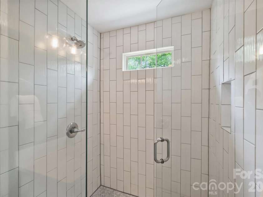 2314 Crestview Drive, Charlotte, NC 28216.  MLS# CAR4367091, YatesRealty ID 23828. 
