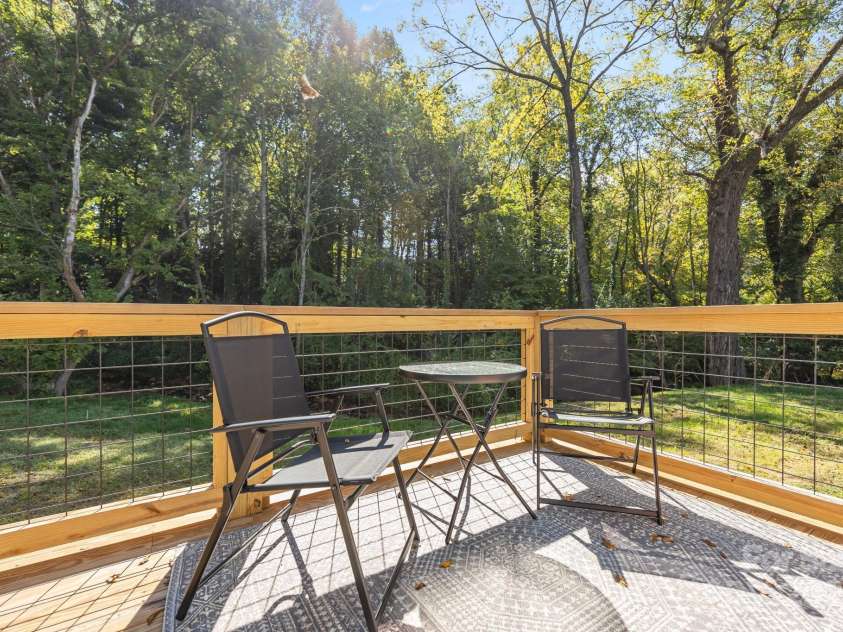 215 McCoy Cove, Black Mountain, NC 28711.  MLS# CAR4333033, YatesRealty ID 2383. 