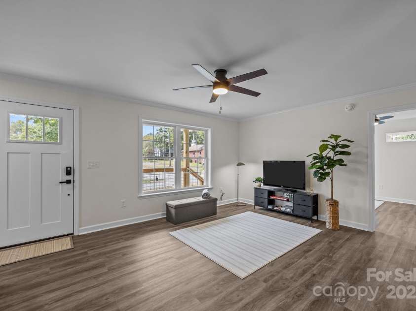 215 McCoy Cove, Black Mountain, NC 28711.  MLS# CAR4333033, YatesRealty ID 2383. 