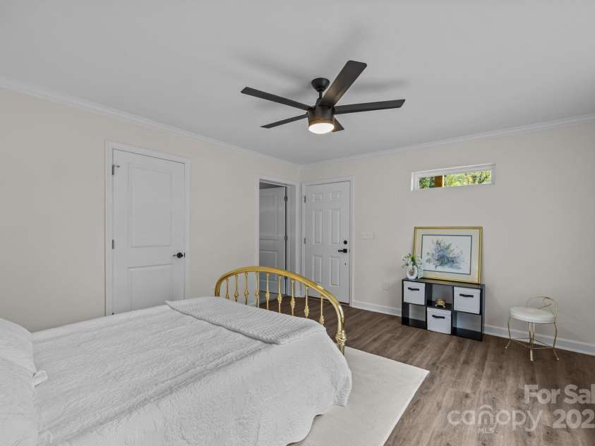 215 McCoy Cove, Black Mountain, NC 28711.  MLS# CAR4333033, YatesRealty ID 2383. 