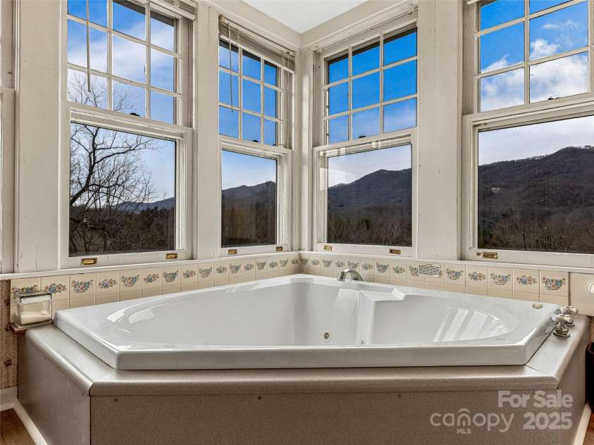 274 Main Street, Waynesville, NC 28786.  MLS# CAR4232923, YatesRealty ID 2383. 