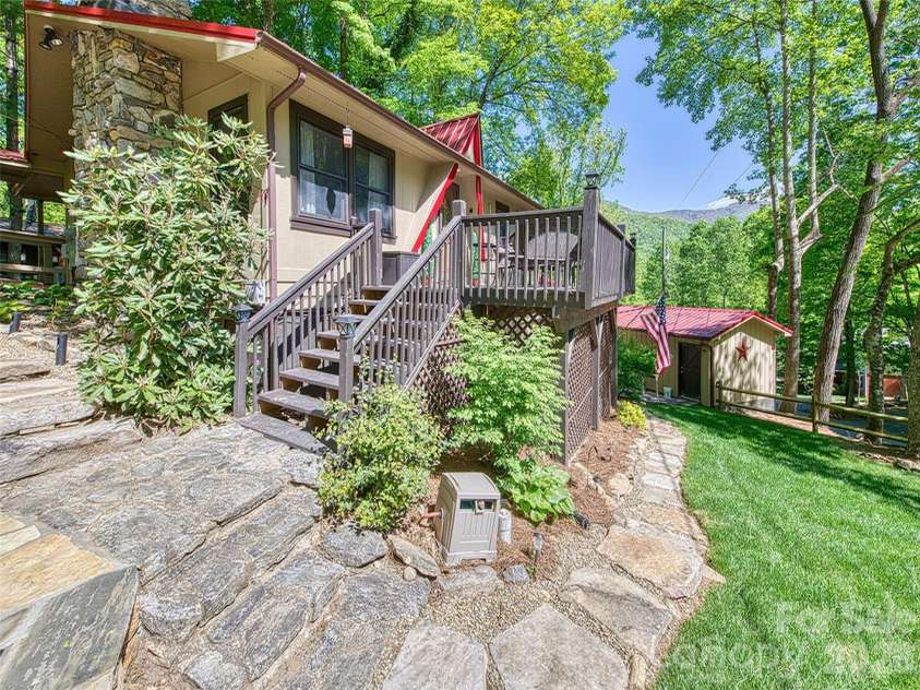 290 Dogwood Drive, Maggie Valley, NC 28751.  MLS# CAR4390974, YatesRealty ID 2383. 