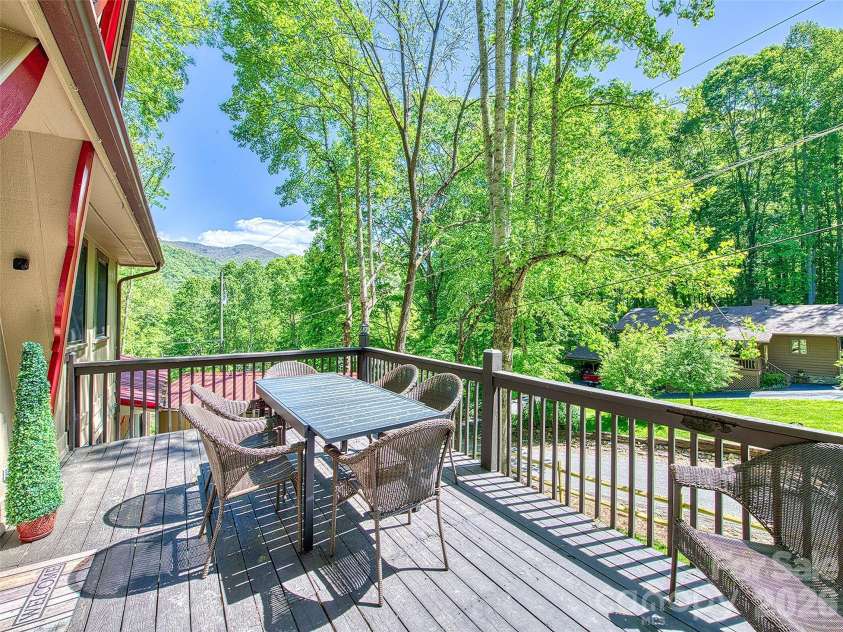 290 Dogwood Drive, Maggie Valley, NC 28751.  MLS# CAR4390974, YatesRealty ID 2383. 