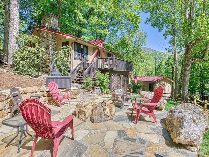 290 Dogwood Drive, Maggie Valley, NC 28751.  MLS# CAR4390974, YatesRealty ID 2383. 