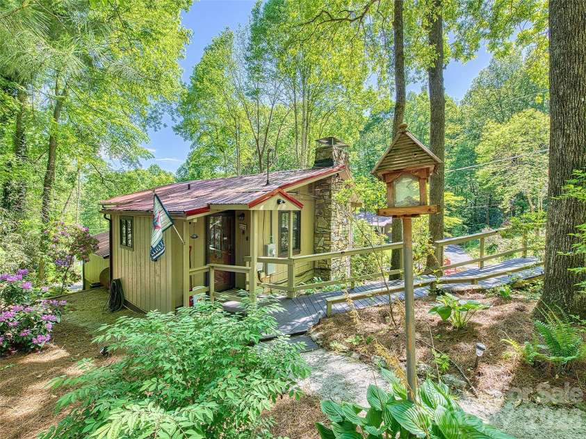 290 Dogwood Drive, Maggie Valley, NC 28751.  MLS# CAR4390974, YatesRealty ID 2383. 