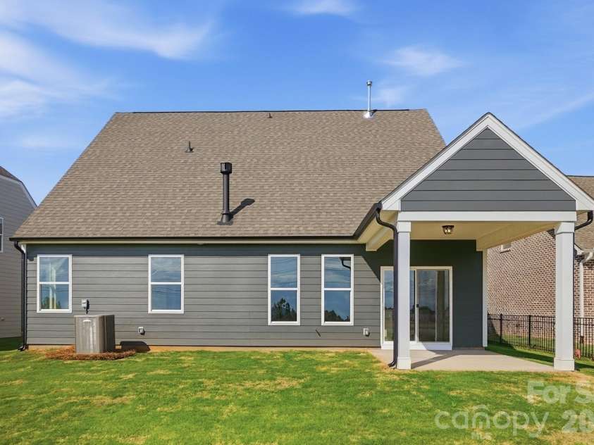 3077 Founding Fathers Drive, Gastonia, NC 28056.  MLS# CAR4335380, YatesRealty ID 23830. Backyard