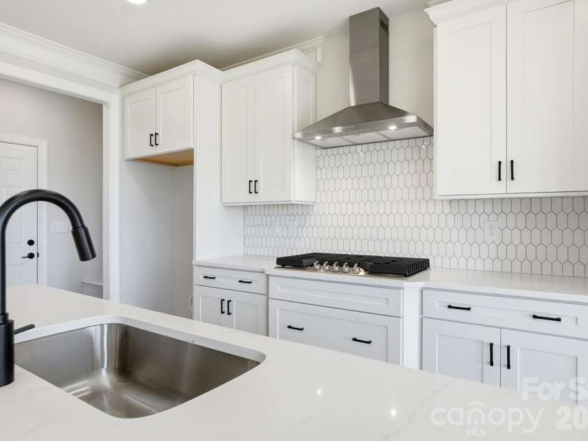3077 Founding Fathers Drive, Gastonia, NC 28056.  MLS# CAR4335380, YatesRealty ID 23830. Kitchen