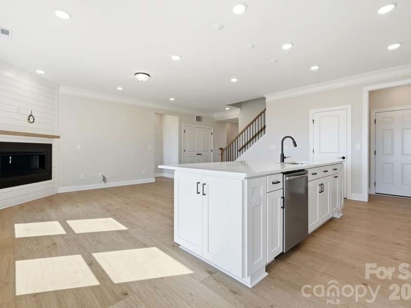 3077 Founding Fathers Drive, Gastonia, NC 28056.  MLS# CAR4335380, YatesRealty ID 23830. Kitchen
