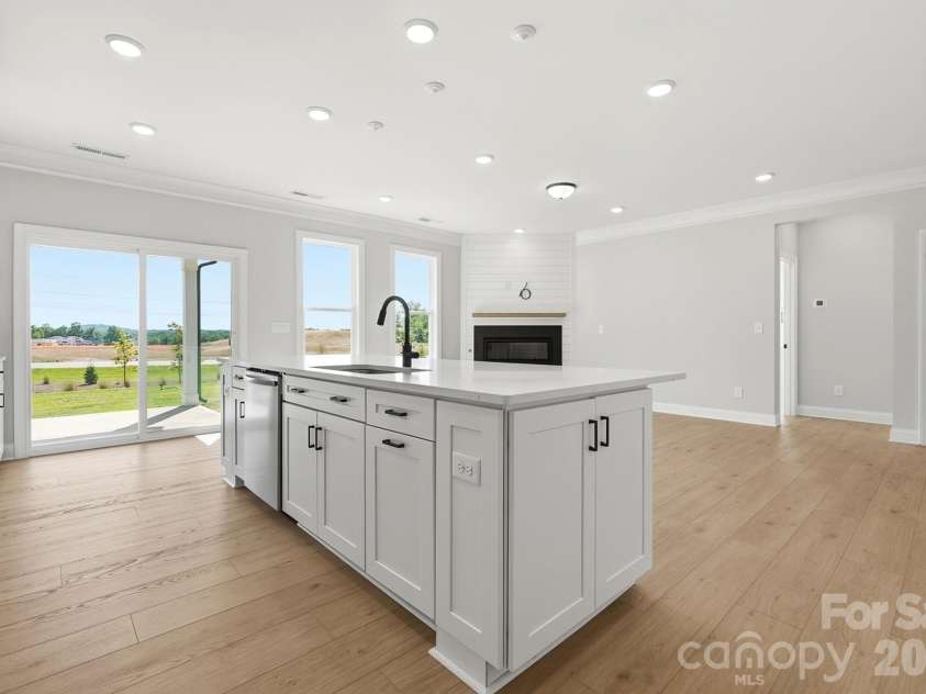 3077 Founding Fathers Drive, Gastonia, NC 28056.  MLS# CAR4335380, YatesRealty ID 23830. Kitchen