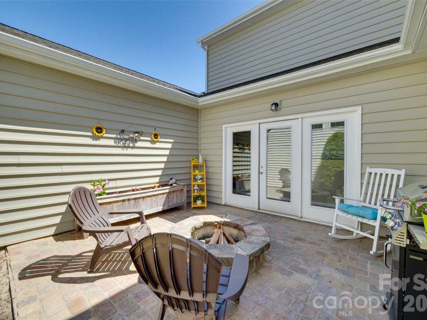 1521 Deer Meadows Drive, Waxhaw, NC 28173.  MLS# CAR4367982, YatesRealty ID 23831. Outdoor space #1- side patio