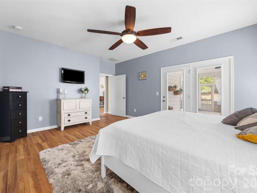 1521 Deer Meadows Drive, Waxhaw, NC 28173.  MLS# CAR4367982, YatesRealty ID 23831. Primary bedroom on main level