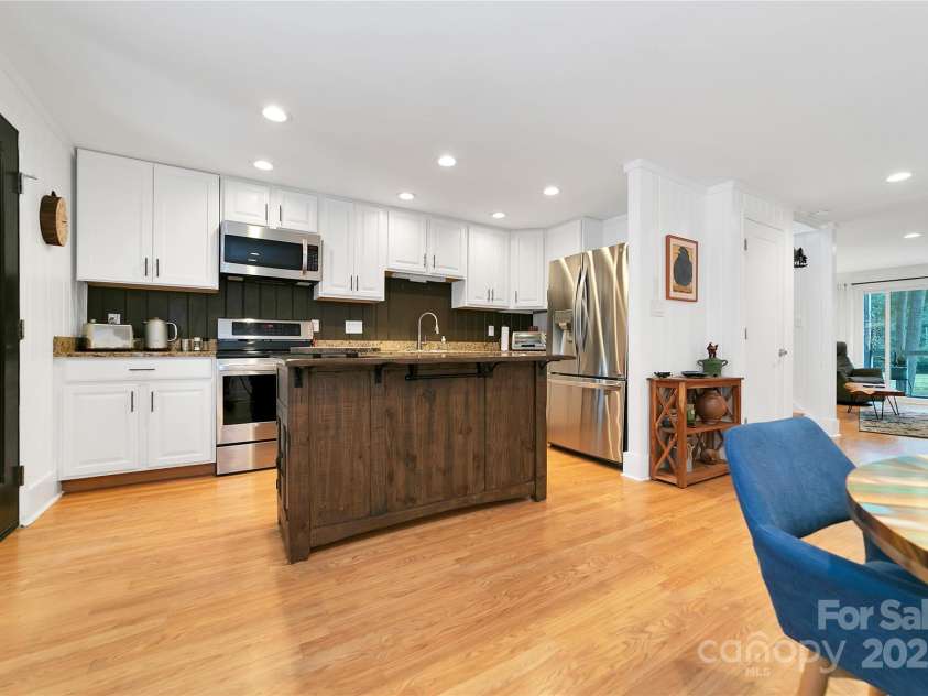 49 Lakeside Villas Drive, Brevard, NC 28712.  MLS# CAR4277437, YatesRealty ID 23831. 