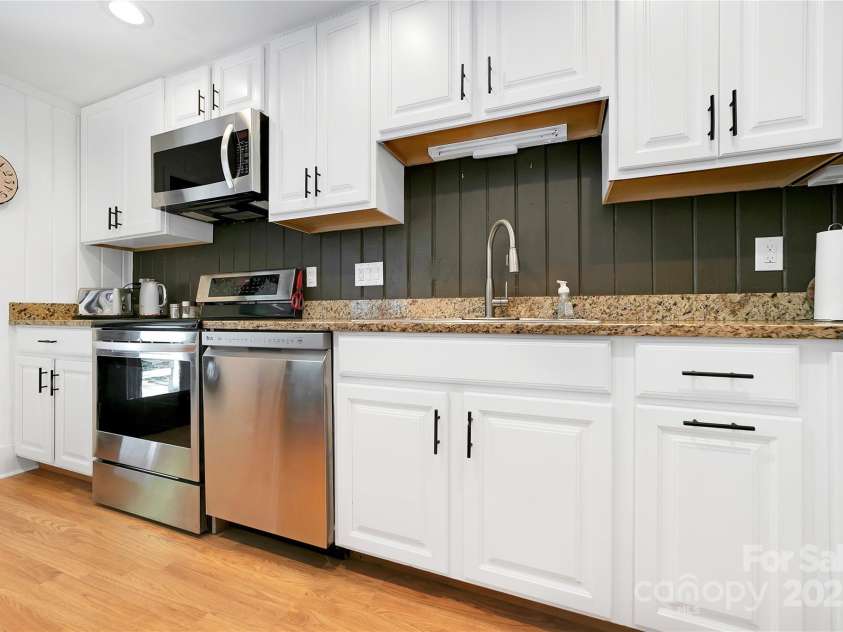 49 Lakeside Villas Drive, Brevard, NC 28712.  MLS# CAR4277437, YatesRealty ID 23831. 