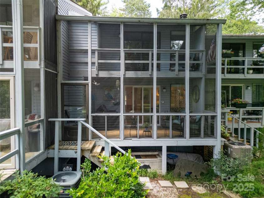49 Lakeside Villas Drive, Brevard, NC 28712.  MLS# CAR4277437, YatesRealty ID 23831. 