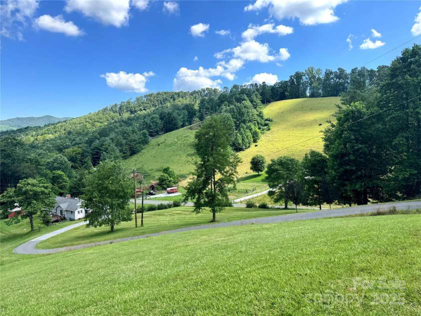 1586 Arbuckle Road, Burnsville, NC 28714.  MLS# CAR4277620, YatesRealty ID 23833. 