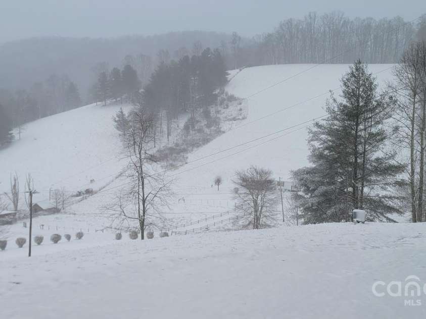 1586 Arbuckle Road, Burnsville, NC 28714.  MLS# CAR4277620, YatesRealty ID 23833. 