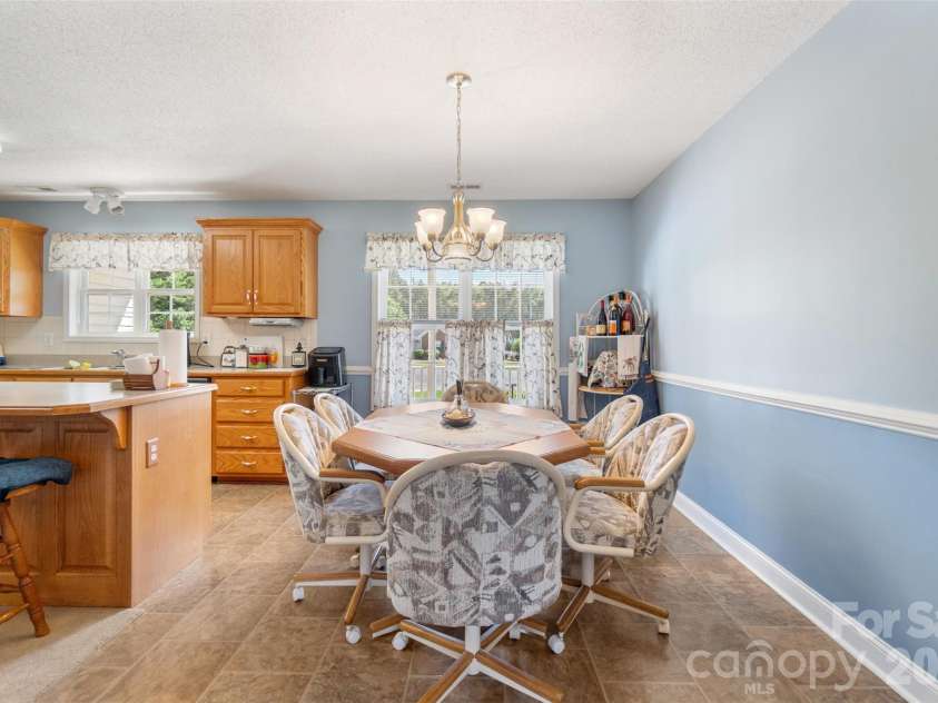 202 Big Dipper Court, Wingate, NC 28174.  MLS# CAR4382477, YatesRealty ID 23833. Kitchen/breakfast area