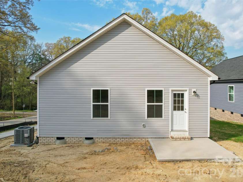 700 6th Street, Spencer, NC 28159.  MLS# CAR4362693, YatesRealty ID 23835. 