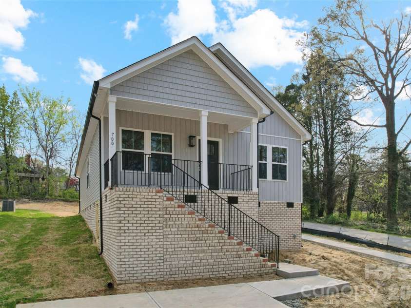 700 6th Street, Spencer, NC 28159.  MLS# CAR4362693, YatesRealty ID 23835. 